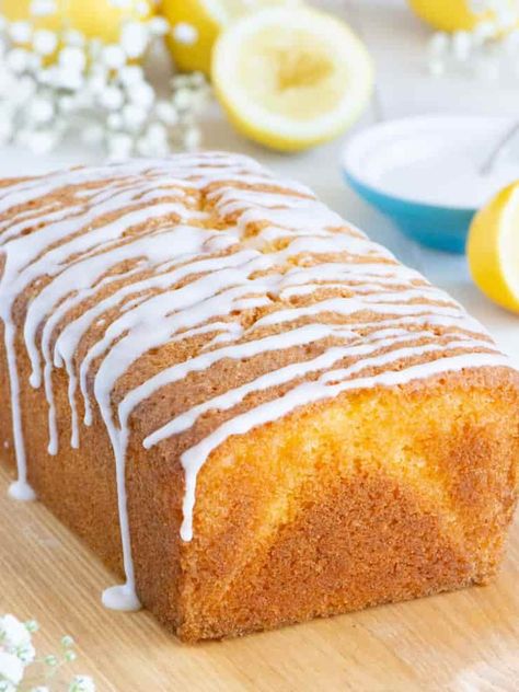 The Best Mary Berry Lemon Drizzle Cake Recipe Mincemeat Cake Recipe, Mary Berry Lemon Drizzle Cake, Lemon Drizzle Traybake, Lemon Drizzle Cake Recipe, Berry Banana Bread, Mary Berry Cakes, British Baking Show Recipes, Delicious Lemon Cake, Mary Berry Recipe