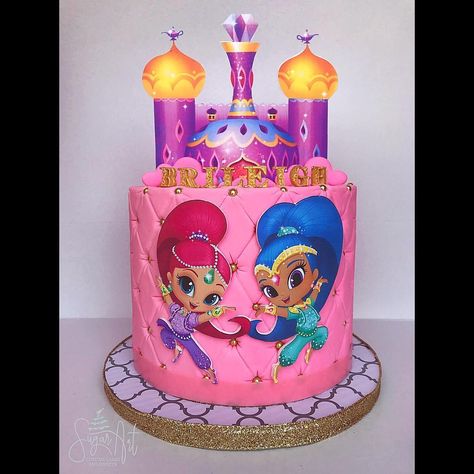 Sugar Art Custom Cakes &Sweets on Instagram: “Shimmer & Shine Cake created for a very special princess. 💖✨ We get countless Shimmer and Shine Cake requests, and every little girl that…” Shimmer And Shine Birthday Party Ideas, Shimmer And Shine Cake, Shimmer Y Shine, Arabian Nights Party, Christmas Presents For Kids, Birthday Activities, Shimmer Shine, Bday Girl, Edible Glitter