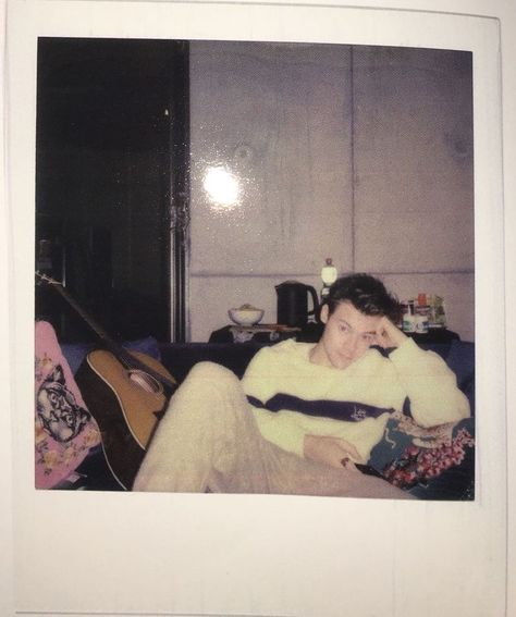 70s Core Aesthetic, Harry Styles Aesthetic, Harry Styles Pictures, Polaroid Photos, Mr Style, A Boyfriend, 1d And 5sos, Harry Edward Styles, H Style