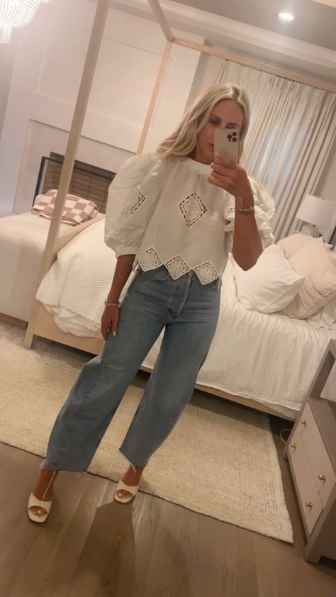 Puff Sleeve T Shirt Outfit, White Puffy Sleeve Top Outfit, Puff Sleeve Outfit Ideas, Puffy Blouse Outfit, White Lace Puff Sleeve Top, Puff Sleeves Top Outfit, Puff Sleeve Shirt Outfit, Tops With Puffy Sleeves, White Puff Sleeve Top Outfit