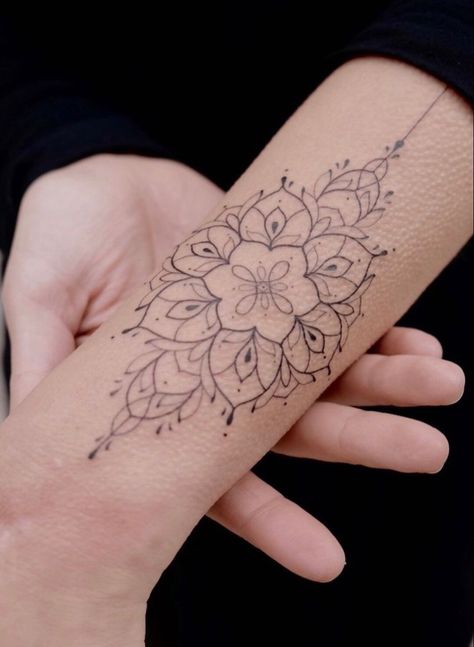 Fine Line Ornamental Tattoo Arm, Mandala Fine Line Tattoo, Rangoli Tattoo, Fine Line Mandala Tattoo, Floral Ornamental Tattoo, Ornamental Flower Tattoo, Tattoo Pequeños, Girls Tattoo Ideas, Someday Tattoo