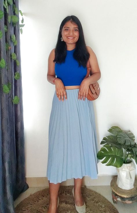 Pleated Skirt Look Pleated Blue Skirt Outfit, Knight Outfit, Blue Pleated Skirt, Skirt Looks, Blue Electric, Sleeveless Short Dress, Powder Blue, Knights, Short Dress