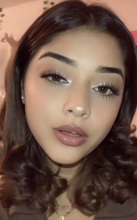 Simple Makeup Looks With Lashes, Cute And Natural Makeup Looks, Cute But Natural Makeup, Soft Makeup With Lashes, Cute Makeup Look For School, Cute Makeup No Lashes, Soft Makeup Look Latina, Soft Natural Y2k, Natural Makeup Looks With Lashes