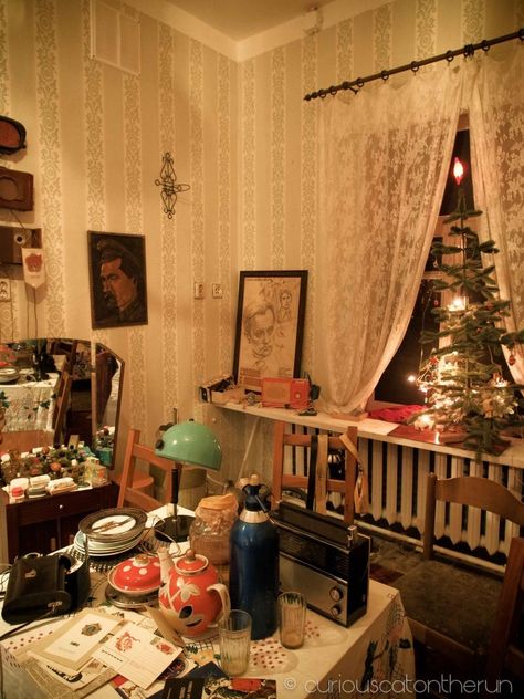 https://curiouscatontherun.wordpress.com/2013/10/30/back-in-the-ussr-hello-soviet-kitsch/ Soviet Bedroom, Ussr Apartment, Soviet Interior, Soviet Apartment, Soviet Aesthetic, Soviet Christmas, Back In The Ussr, 80s Interior, Exhibition Centre