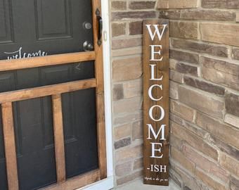 Specializing in rustic farmhouse style home by KoonRusticDesignCo Diy Farmhouse Decoration, Wood Welcome Sign, Front Porch Signs, Farmhouse Decoration, Porch Sign, Rustic Farmhouse Style, Diy Farmhouse Decor, Farmhouse Style House, Diy Signs