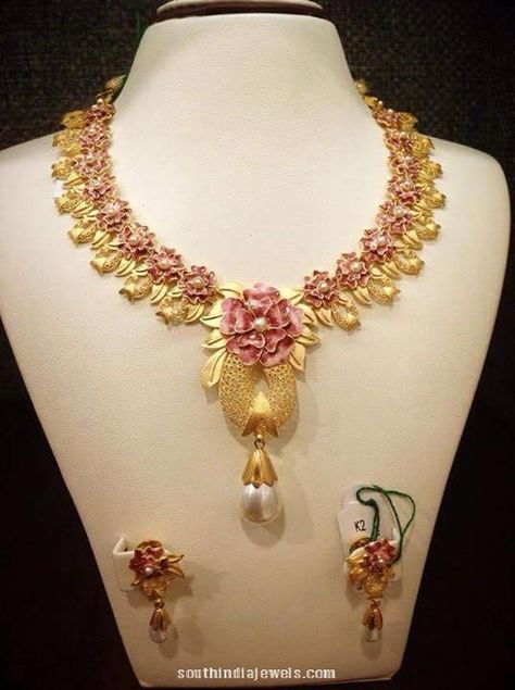 Designer Gold Floral Necklace with Earrings Rose Gold Necklace Set, Gold Floral Necklace, Flower Motifs, Wedding Jewellery Collection, Designer Necklace, Indian Jewelry Sets, Gold Fashion Necklace, Gold Jewellery Design Necklaces, Ruby Necklace