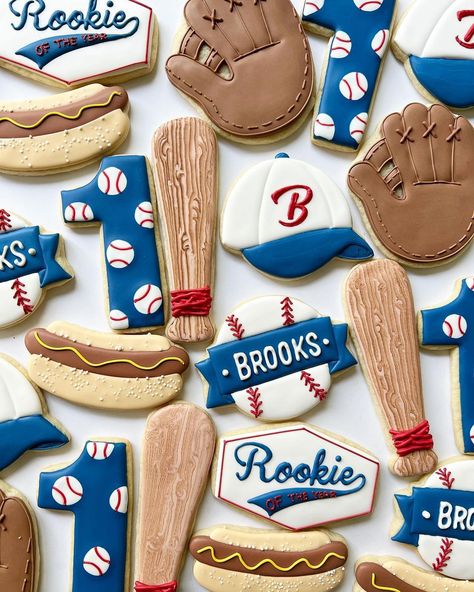 Rookie Of The Year First Birthday Desserts, Rookie Of The Year Cookies, 1st Birthday Baseball Cookies, Rookie Of The Year Treat Bags, Rookie Year Cookies Baseball, Baseball Cookies, Baseball First Birthday, Cookie Decorating Icing, Baseball Theme Party