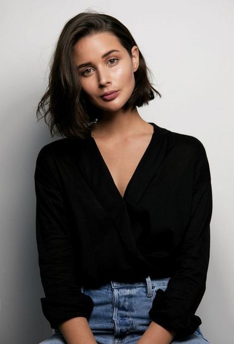 Straight Bob Hairstyles, Haircut Styles For Women, Short Straight Hair, Trendy Haircuts, Short Haircut, Trending Hairstyles, Medium Hair Cuts, Short Curly Hair, Grunge Hair