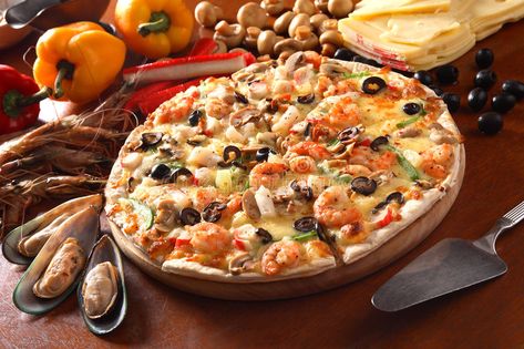 Super moon half eclipse detailed blue moon 2018. Supermoon, Bluemoon and Total E , #Ad, #blue, #Bluemoon, #Supermoon, #moon, #Super #ad Seafood Pizza Recipes, Seafood Pizza, Easy Homemade Pizza, Tomato Pie, Easy Pizza, Baked Fish, Pizza Recipe, Bon Bon, Pizza Toppings