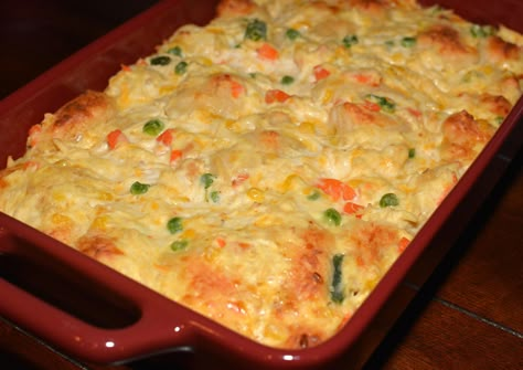 Chicken Pot Pie Bubble Up Casserole | The Cookin Chicks The Cookin Chicks, Pot Pie Casserole, Chicken Pot Pie Casserole, Yummy Casserole Recipes, Easy Chicken Pot Pie, Weight Watchers Recipes, Bubble Up, Yummy Casseroles, Chicken Pot Pie Recipes