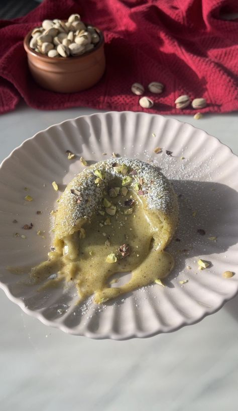 Molten Pistachio White Chocolate Lava Cake White Chocolate Lava Cake Recipes, Pistachio Lava Cake, Lemon Molten Lava Cake, Vegan Molten Lava Cake, Chocolate Chip Molten Lava Cake, Nutrition Meal Plan, Heart Healthy Eating, Lava Cake Recipes, Molten Lava Cakes