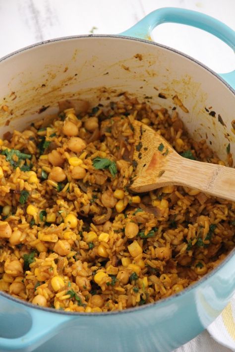 Rice Chickpea Recipe, One Pot Rice Recipes Vegetarian, Rice And Chickpea Recipes, Bean And Rice Recipes, Chickpea Rice Recipe, Rice With Chickpeas, Chickpea And Rice Recipe, Chickpeas And Rice, Chickpea Rice