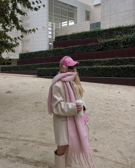 Beige boots jacket pink svarf bag and cap Scarf And Beanie Outfit, Beanie And Scarf Outfit, Winter Pink Outfit, Pink Outfit Winter, Pink Cap Outfit, Pink Beanie Outfit, Pink Turtleneck Outfit, Pink Sweater Outfit Winter, Fits Cold Weather