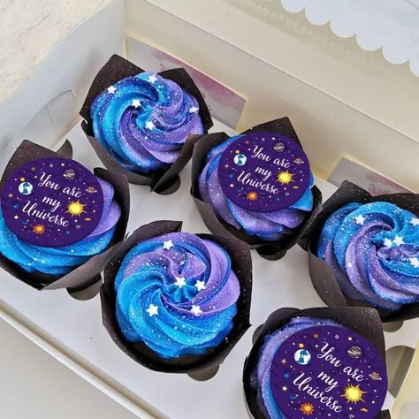 Galaxy Cupcakes, Pastries Desserts, Galaxy Cake, 귀여운 음식 그림, Making Cakes, My Universe, Community Support, Cake Decorating Designs, Cute Desserts