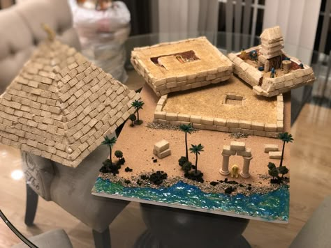 Mesopotamia Projects, Pyramid Model, Ancient Egypt Pyramids, Ancient Egypt Projects, Egypt Project, Pyramids Egypt, Scrapbook Planning, Making A Model, Great Pyramid Of Giza