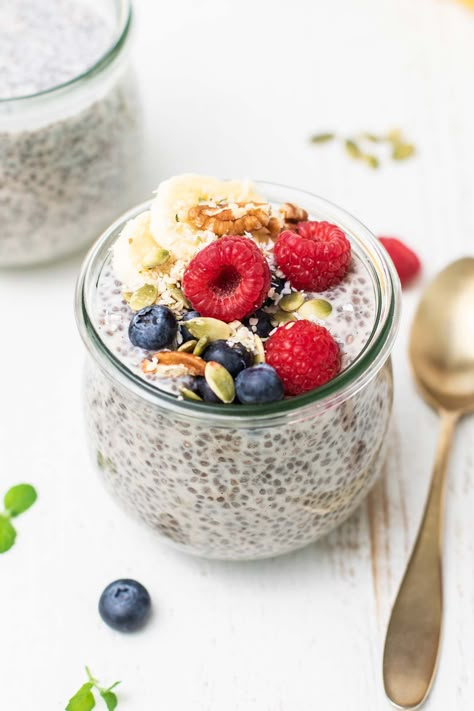 Whole30 Breakfast Chia Pudding - Sunkissed Kitchen Best Chia Pudding Recipe, Protein Chia Seed Pudding, Vanilla Chia Seed Pudding, Chia Pudding Breakfast, Overnight Chia Pudding, Chia Breakfast, Chia Pudding Recipe, Chia Seed Recipes Pudding, Coconut Chia Pudding