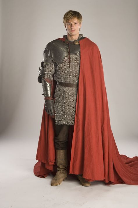 Merlin - Photoshoot for King Arthur portrayed by Bradley James Arthur Halloween Costume, King Arthur Costume, Merlin Tv Series, Merlin Season 1, Angel Coulby, Colin Bradley, Rei Arthur, Roi Arthur, Princess Fairytale