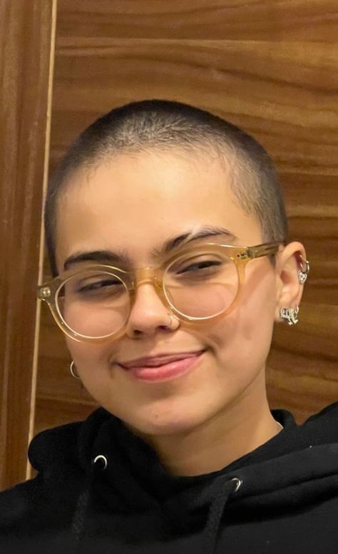 Buzzcut Women Big Forehead, Female Buzzcut Aesthetic, Bald Women With Glasses, Shaved Head Round Face, Brown Buzzcut, Buzzed Hair Women Round Face, Shaved Hair Girl, Buzzcut Women Aesthetic, Buzz Cut Women Round Face