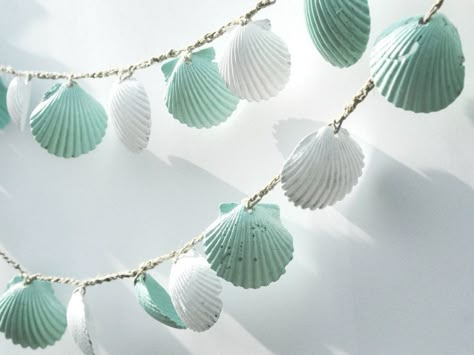 Little Mermaid Room, Seashell Garland, Strand Decor, Shell Garland, Beach Room Decor, Deco Marine, Mermaid Bedroom, Beach Themed Bedroom, Ocean Room