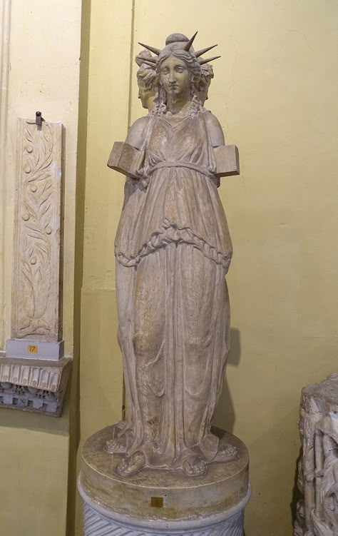 Hekate Statue, Hecate Cabin, Hekate Altar, Lady Hekate, Greek Mythology Aphrodite, Greek Goddess Hecate, Goddess Aesthetics, Mythology Aphrodite, Gothic Cemetery