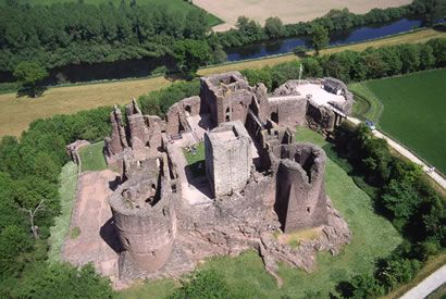 Goodrich Castle, Herefordshire England UK Monmouth Wales, Goodrich Castle, England Castles, Herefordshire England, Mindful Travel, Chateau Medieval, Castles In England, Unusual Buildings, Holiday Places