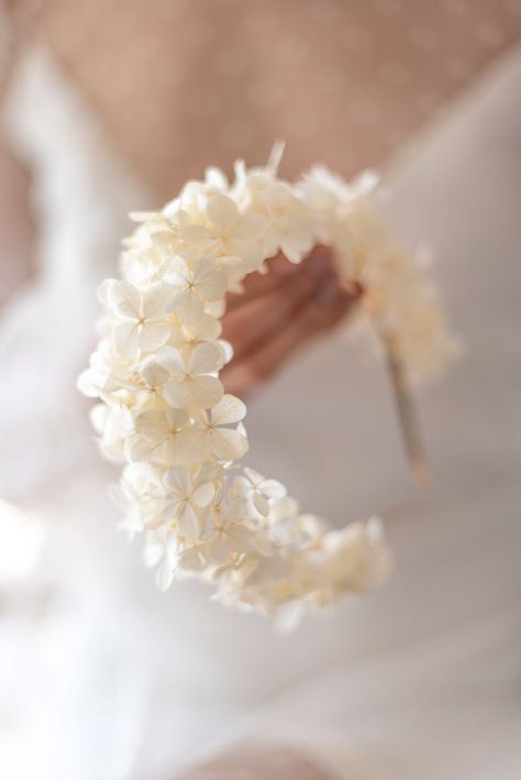 Dry Flower Hair Accessories, White Summer Wedding Headpiece, Elegant Wedding Headband With Handmade Flowers, Dry Flower Wedding, Hydrangea Hair Piece Bridal, Hydrangea Hair Piece, White Floral Headpiece, Wedding Flower Hair Pieces, Flower Wedding Hair