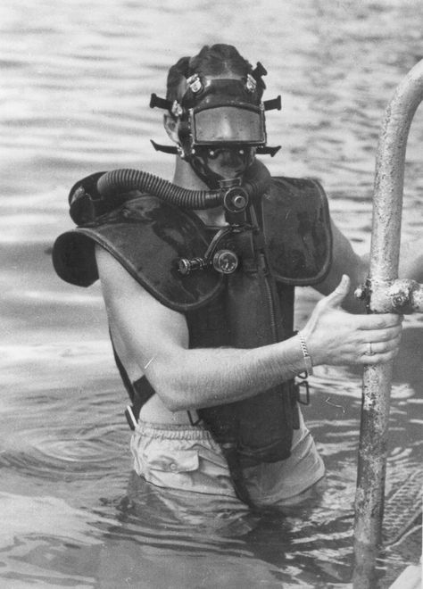 U.S. Coast Guard and OSS in World War II  #uscg #coast_guard #oss #worldwarll  valoansforvets.com Combat Diver, Office Of Strategic Services, Navy Diver, Naval Special Warfare, Diving Suit, Diving Equipment, Marine Conservation, Diving Gear, Navy Seal