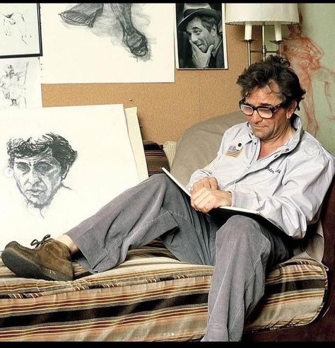 Peter Falk with his charcoal drawings of self portraits. Columbo Peter Falk, Home Art Studio, Peter Falk, Art Studio At Home, I Love Cinema, Dad Fashion, Old Tv, 인물 사진, 가을 패션