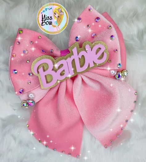 Barbie Hair Bow, Barbie Bows Hair, Barbie Bows, Barbie Bow, Diy Leather Bows, Barbie Gifts, Maternity Sash, Barbie Hair, Handmade Hair Bows