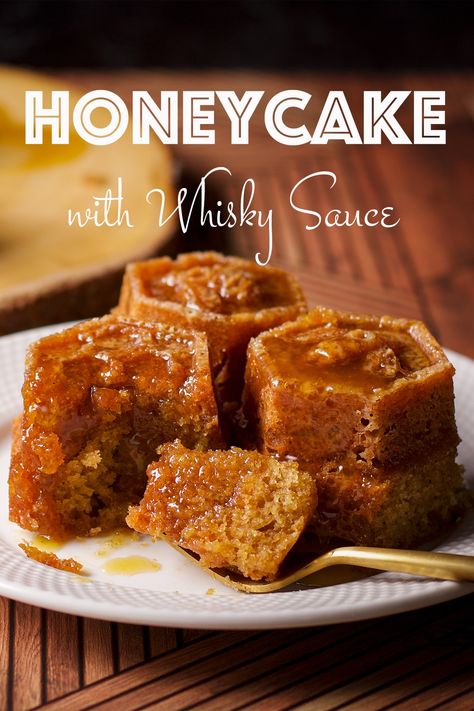 Whiskey Desserts, Whisky Sauce, Honeycomb Recipe, Honey Cake Recipe, Honeycomb Cake, Asian Cake, Sweet Recipe, Winter Cake, Honey Almonds