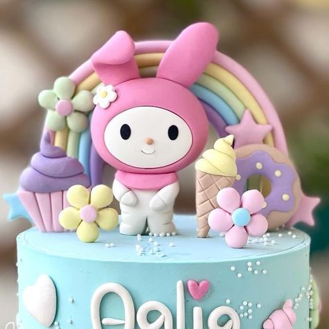 Melody Cake Design, My Melody Birthday Cake, My Melody Cake, Melody Cake, Kuromi Cake, Sanrio Party, Bakery Cupcakes, Chocolate Food, Cupcake Tower