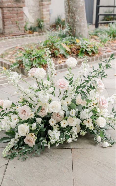 Spanish Colonial Wedding, Church Wedding Flowers Altar, Wedding Ceremony Floral Arrangements, Wedding Alter Flowers, Inside Flowers, Altar Flowers Wedding, Alter Flowers, Ceremony Arrangement, Church Wedding Flowers