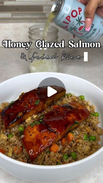 Salmon Recipes Crispy, Baked Salmon Meal Prep, Rice And Salmon Recipes, Salmon With Rice Recipes, Salmon Recipes With Rice, Salmon Rice Recipes, Froed Rice, Salmon Recipes Honey Glazed, Meal Prep For The Week Salmon