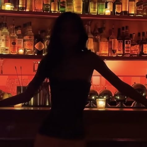 Club Night Pictures, Club Pictures Aesthetic, Retro Club Aesthetic, Bar Scene Aesthetic, Whiskey Girl Aesthetic, Bar Astethic Club, Bar Girl Aesthetic, Jazz Girl Aesthetic, Bad Girls Club Aesthetic