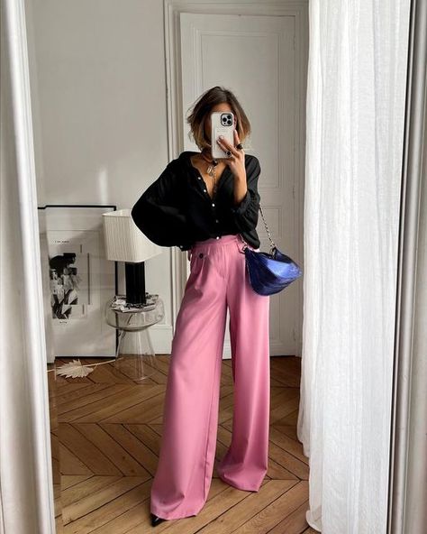 Pink Pants Outfit, Chic Fashion Style, Casual Fashion Style, Dress Pants Outfits, Wide Leg Jeans Outfit, Winter Pants Outfit, Fashion Jobs, Colour Combinations Fashion, Pink Pants