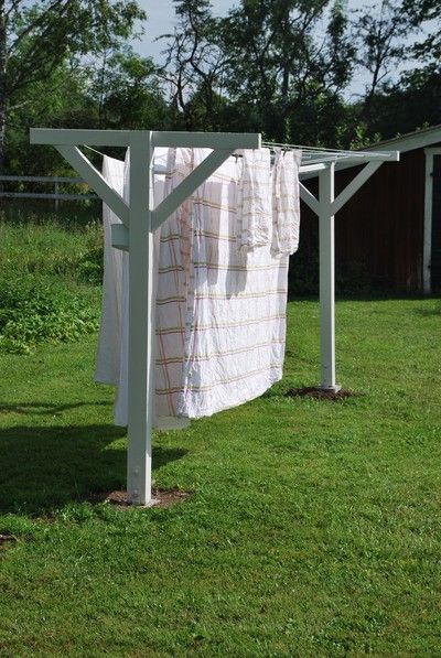 - Backyard Clothesline Ideas, Clothes Lines Ideas Outdoor, Diy Clothesline Outdoor, Outdoor Clothes Lines, Clothesline Diy, Outdoor Laundry, Garden Archway, Backyard Diy Projects, Outside Living