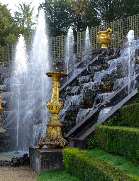 Versailles fountain tour Garden Designer, Alan Rickman, Versailles, Ballroom, Places To Go, Romance, Outdoor Decor, Travel, Home Decor