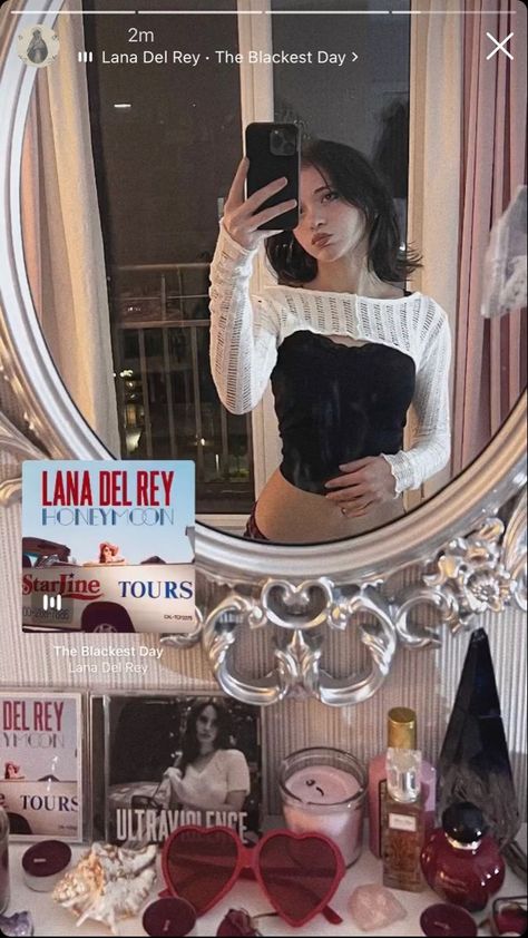 Lana Del Rey Fits Ideas, Lana Del Rey Grunge Aesthetic, Lana Del Rey Vinyl Outfit, Lana Del Rey Aesthetic Dress, Lana Del Rey Emoji Combo, Honeymoon Aesthetic Lana Del Rey, Lana Del Rey Vibes Aesthetic, Lana Del Rey Shrine, Lana Del Rey Things