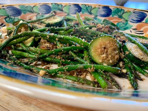 Zucchini And Asparagus, Asparagus Stir Fry, Sauteed Zucchini, Zucchini Fries, Healthy Veggies, Veggie Side Dishes, Asparagus Recipe, Veggie Sides, Garlic Salt