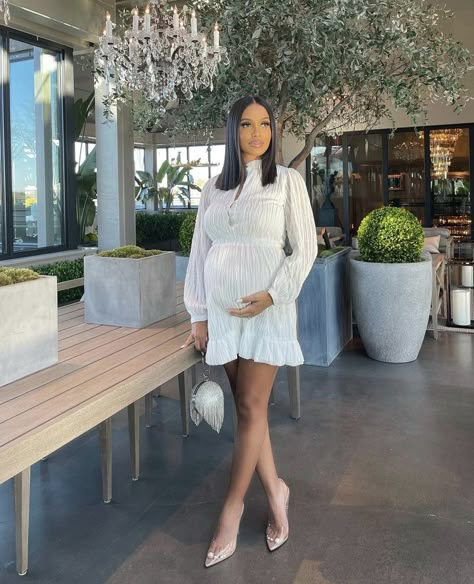 Birthday Outfit While Pregnant, Dressy Outfits Pregnant, H&m Maternity Outfits, Sweet 15 Guest Outfit, Birthday Outfit Pregnant, Brunch Outfit Pregnant, Pregnant Dinner Outfits, Pregnancy Birthday Outfit, Pregnant Outfits Dressy