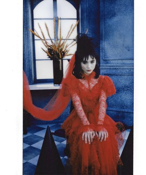 Lydia Beetlejuice Costume, Lydia Deetz Costume, Lydia Beetlejuice, Beetlejuice Costume, Christmas Comics, Lydia Deetz, Rowan Blanchard, Halloween Ii, Trendy Halloween Costumes