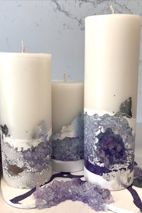 White Concrete Candle with real Amethyst Stones. Unique pillar candle design Purple Pillar Candles, Beach Theme Candles, Geode Candle, Concrete Candles, Candle Making Fragrance, Amethyst Candle, Cement Candle, Candle Design, Candle Crafts Diy