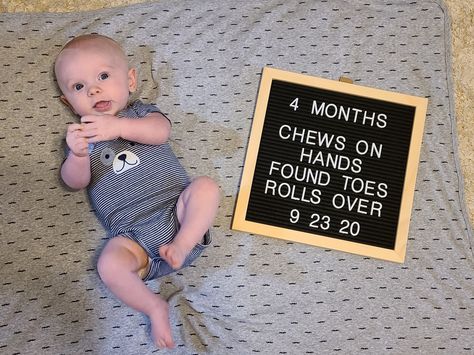 4 Months Photoshoot Ideas, 4 Months Letter Board Baby, 4 Months Baby Caption, 4 Month Milestones Photo Ideas, 4th Month Baby Photoshoot Ideas, 4th Month Baby Photo Ideas, 4 Month Old Baby Pictures, Baby Holiday Pictures, Baby Milestone Chart