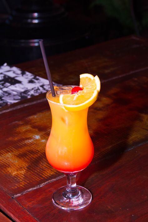 Tequila Sunrise Tequila Sunrise Aesthetic, Tequila Sunrise Drink, Tequilla Sunrise, Sunrise Drink, Tequila Sunset, Strawberry Tequila, Yummy Alcoholic Drinks, Highway To Hell, Rum Punch