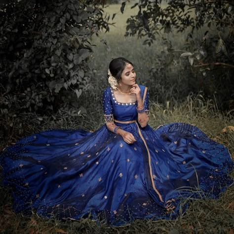 Half Saree Sitting Poses, Half Saree Photoshoot Poses Outdoor, Lehenga Photoshoot Poses At Home, Half Saree Poses At Home, Hindu Engagement Dress, Half Saree Photoshoot Poses, Hindu Engagement Dress Kerala, Half Saree Poses Photoshoot Ideas, Lehenga Photoshoot