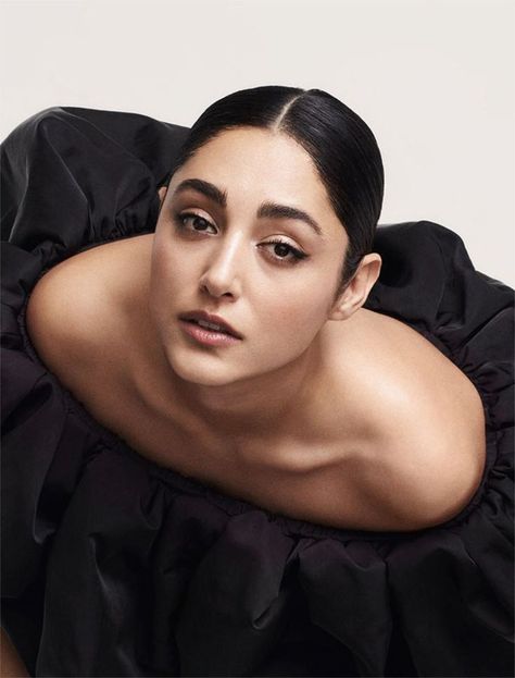 Golshifteh Farahani Aesthetic, Golshifte Farahani, Iranian Actress, Purple Contacts, Iranian Beauty, Portrait Photography Women, Disney Princess Dresses, Iranian Women, Illustration Art Girl