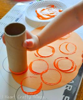 Circle Crafts Preschool, Kindergarten October, Drawing Circles, Practicing Drawing, Big Pumpkin, Orange Craft, October Ideas, Pumpkin Craft, Pumpkin Activities