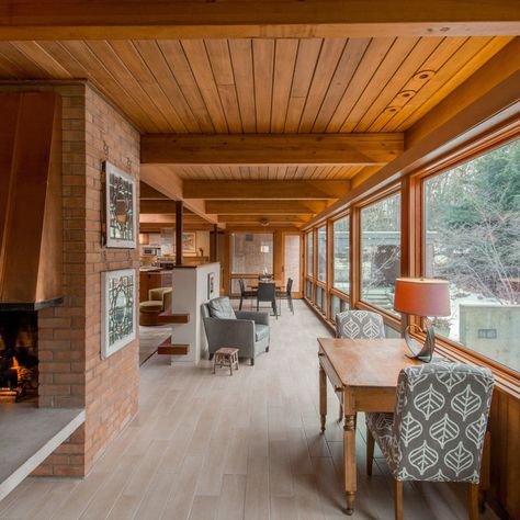 75 Mid-Century Modern Sunroom Ideas You'll Love - February, 2024 | Houzz Modern Sunroom Ideas, Mid Century Patio, Modern Sunroom, Pizza Oven Fireplace, Oven Fireplace, Sunroom Ideas, Sunrooms, Midcentury Modern, Century Modern