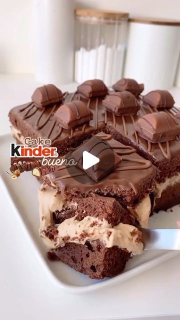 Kinderbueno Cake, Bueno Brownies, Bueno Cake, Foodie Food, Hazelnut, Food Blogger, Baking, Cake, Quick Saves