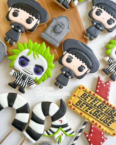 "It's showtime!" Swipe to the last slide to see these cookie cake toppers in action! Absolutely loved making these Beetlejuice cookies and seeing the end result💚 #decoratedcookies #sugarcookies #sugarcookiesofinstagram #customcookies #edibleart #sugarartist #baker #cookier #artist #cookieart #handmade #beetlejuice Beetlejuice Decorated Cookies, Beetlejuice Sugar Cookies, Beetlejuice Cookies Decorated, Beetlejuice Cupcakes, Beetlejuice Cookies, Beetlejuice Cake, Beetlejuice Party, Strawberry Cupcakes, Pretty Cookies